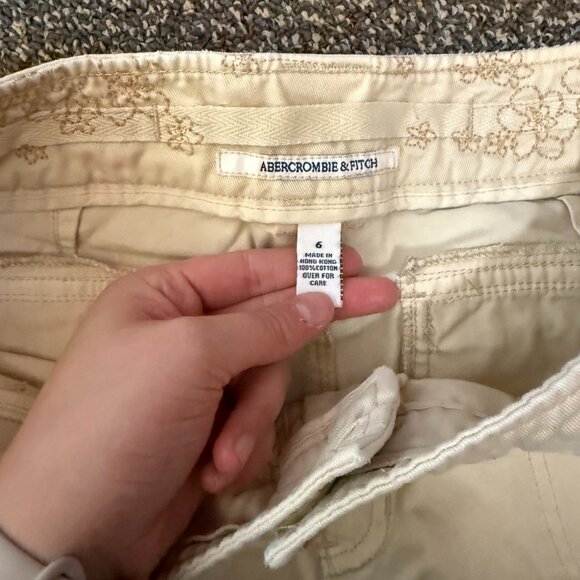 Abercrombie khaki cropped pants womens 6 - Picture 2 of 6